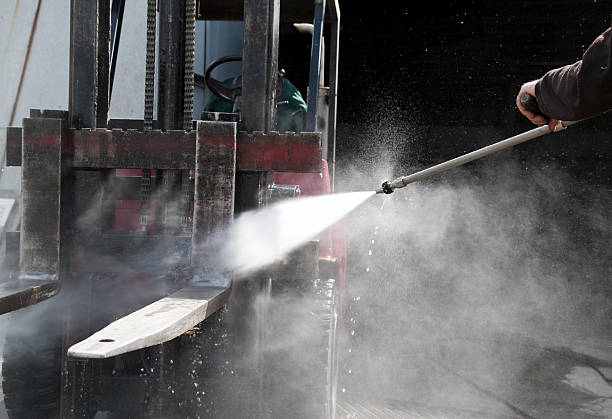 Best Commercial Building Pressure Washing  in Bath, MI